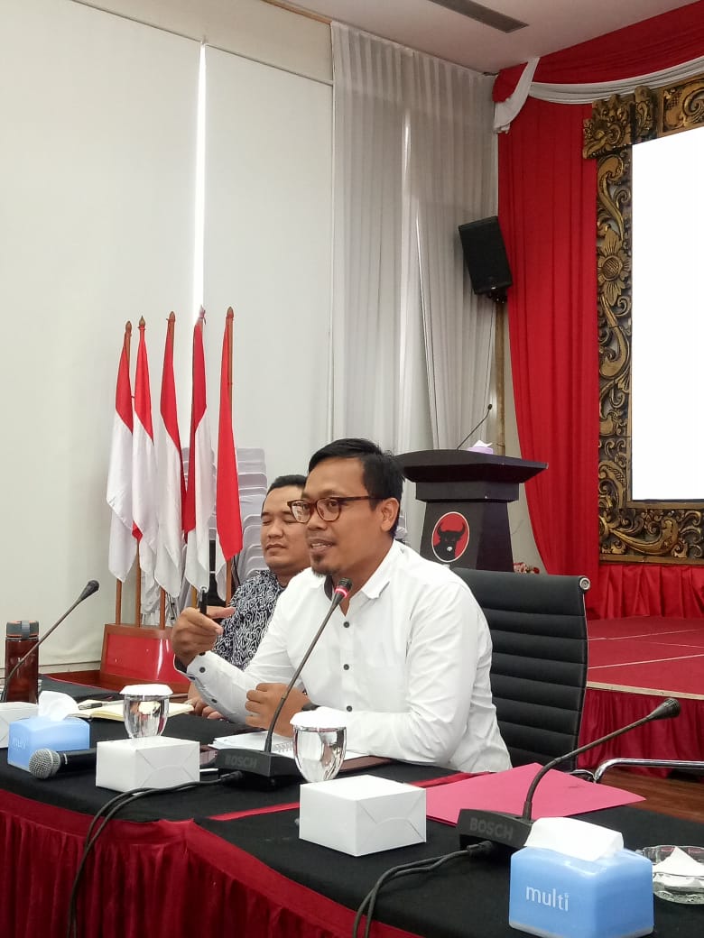 fe0c742b-2e27-49e2-a691-1f3deb06b021